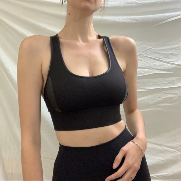 Black Sports Bra Forever 21 Athleisure Crop Top - Picture 1 of 7